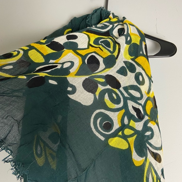 Green One Size Scarf - Picture 2 of 4